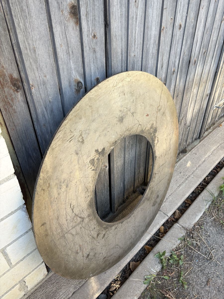 Plateaux: Runde Stahlplatte 1m Durchmesser – D'occasion à Oberwil-Lieli par metal-works