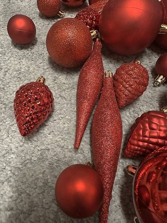 Tutte le decorazioni: Grosses Set Christbaumkugeln Rot – Usato da Wangen SZ venduto da Jaay_Sky 1