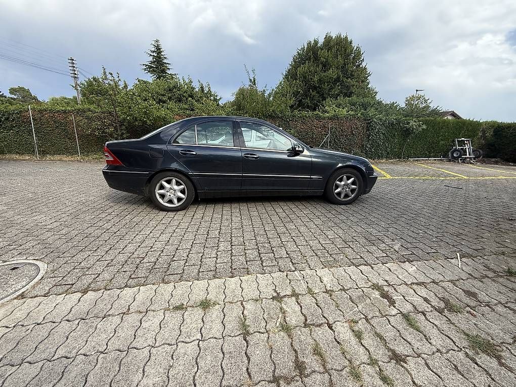 Autos: Mercedes Élégance C 240 – D'occasion à Colombier par Labuse 2