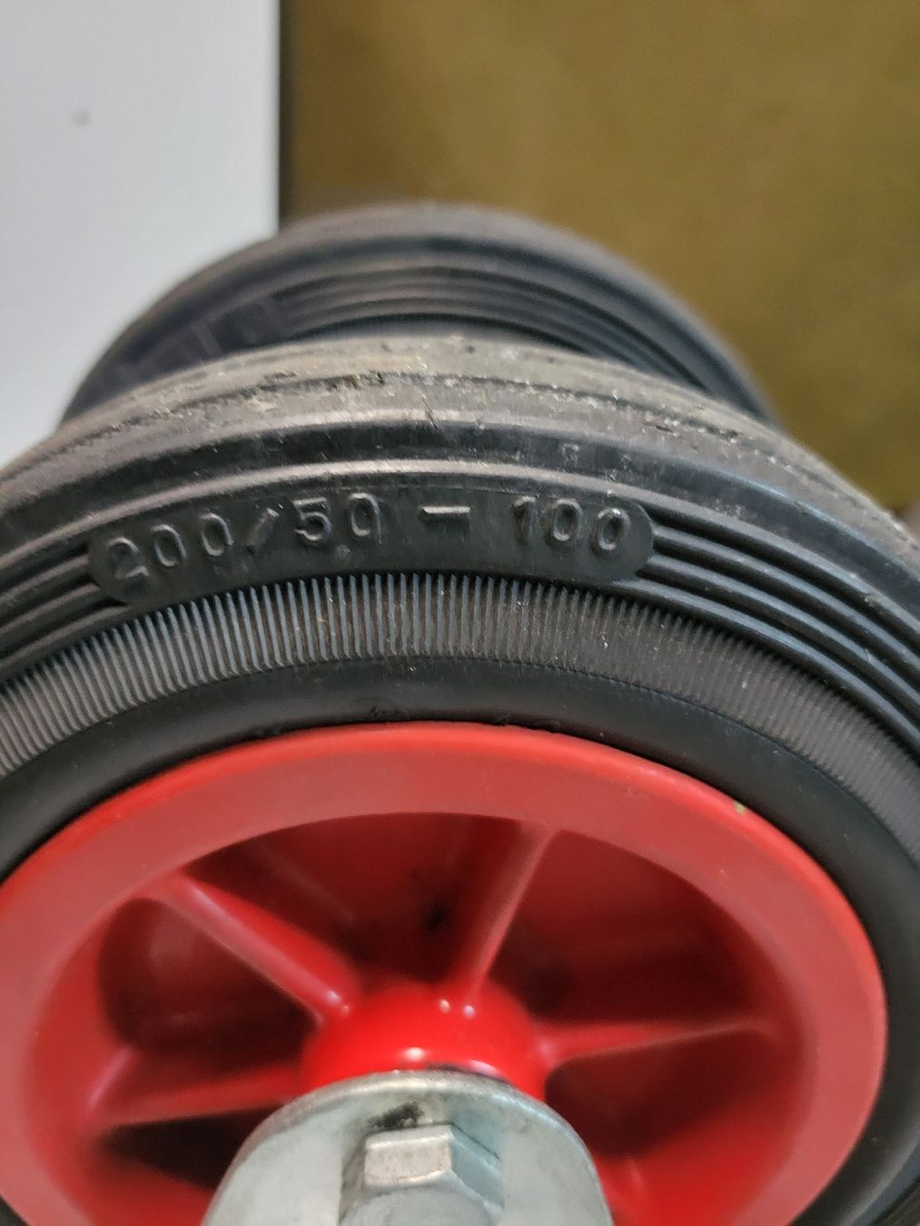 Altro per stoccaggio & trasporto: 4xRÄDER  200/50 - 100 CONTINENTAL % – Usato da Flims Dorf venduto da Snowhite74 1