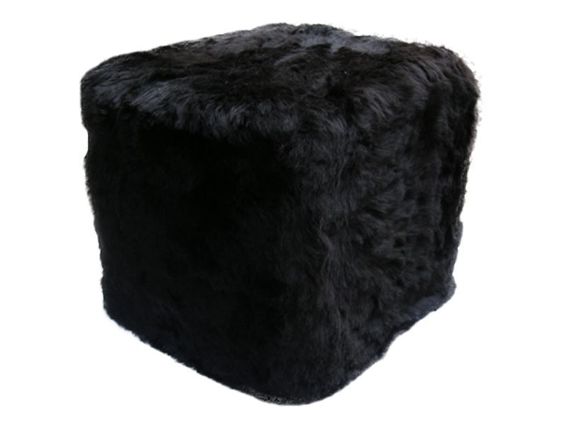 Hocker: Lammfell Hocker  Black – Neu und originalverpackt aus Arbedo von patagonialeatherrugs