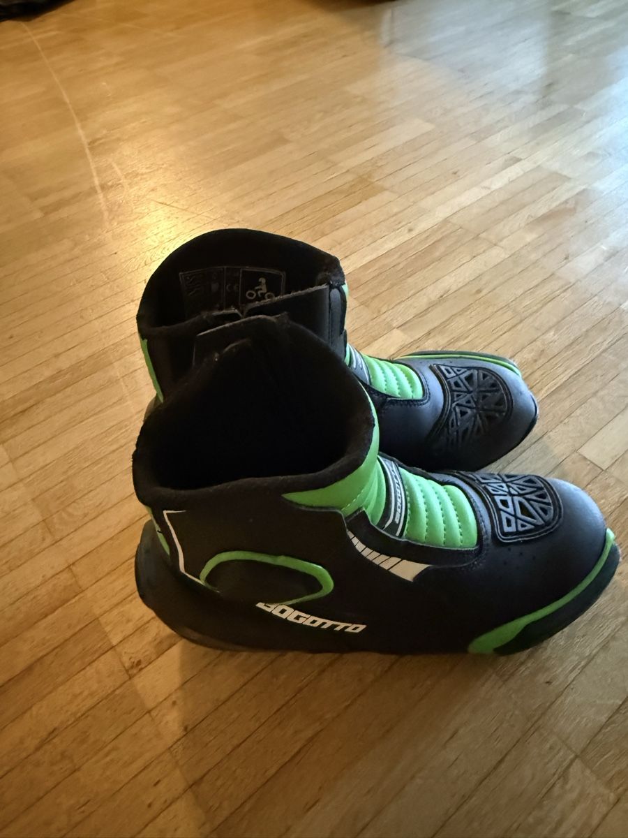 Herrenschuhe: Mootrradschuhe – Gebraucht aus Zofingen von nic_f5yd 1