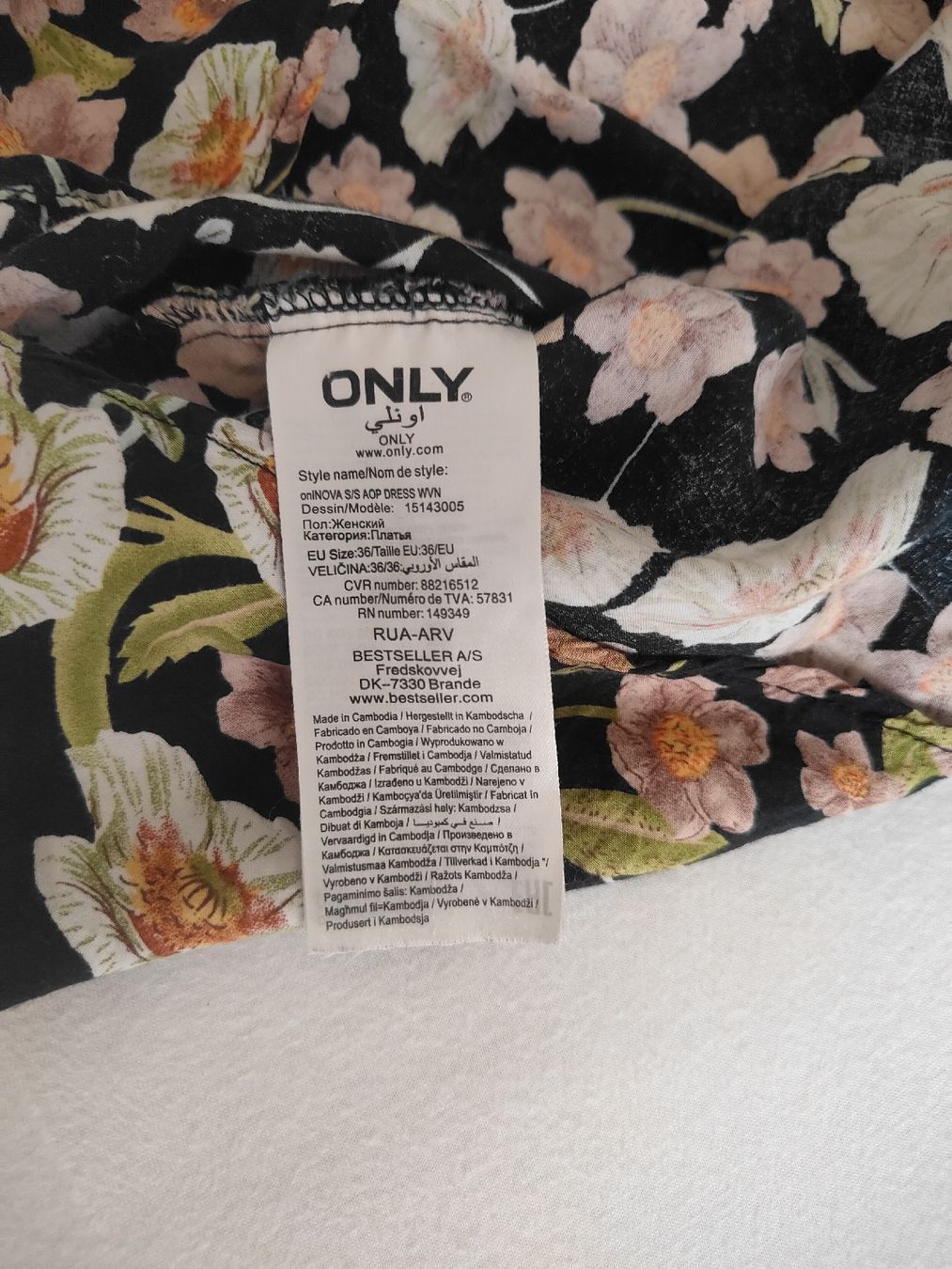 Only Vestiti: Robe d'été fleuri noire taille 36 – Usato da Biel/Bienne venduto da Edi5Roli3 3