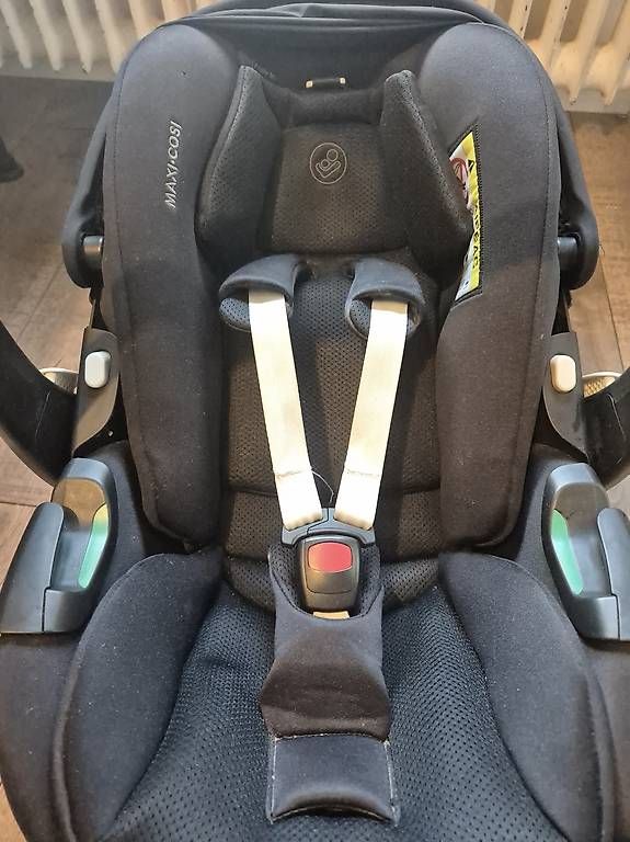 Maxi-Cosi Seggiolini per auto: Maxi Cosi Pebble 360 Pro 2 Essential Black – Usato da Niedergösgen venduto da agu_l6ll 3