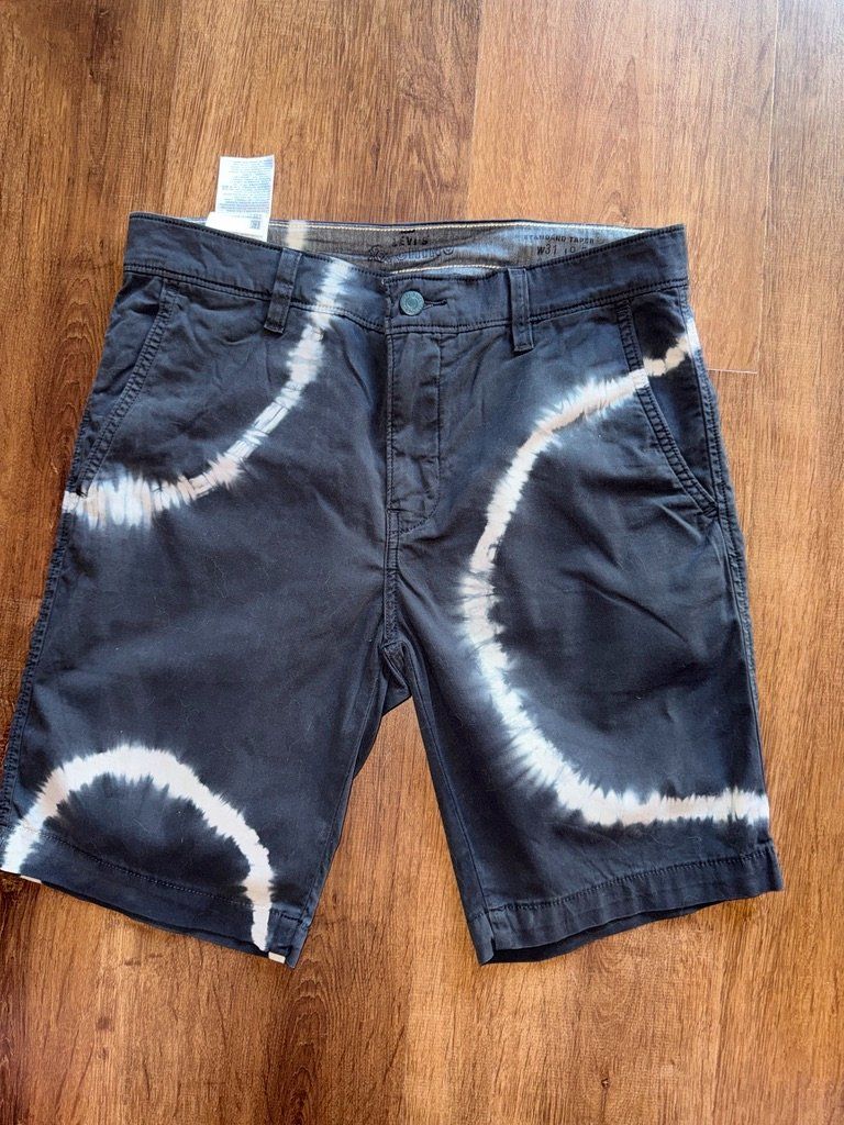 Levi's Hosen: Levi's chino shorts - 31 – Gebraucht aus St-Sulpice VD von juhdu