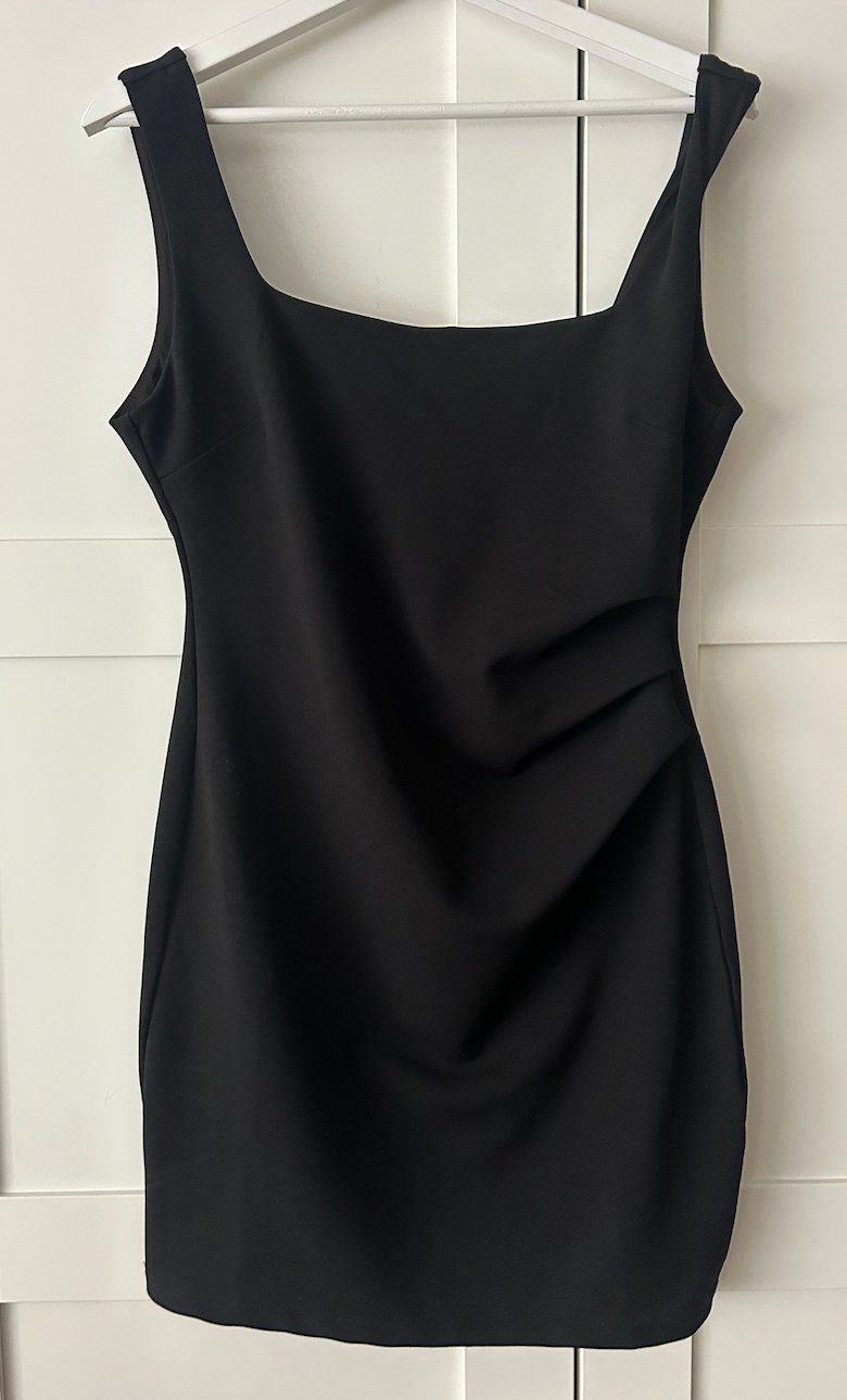 H&M Kleider: H&M mini Kleid Schwarz (M) – Gebraucht aus Zürich von 202_97cj 3