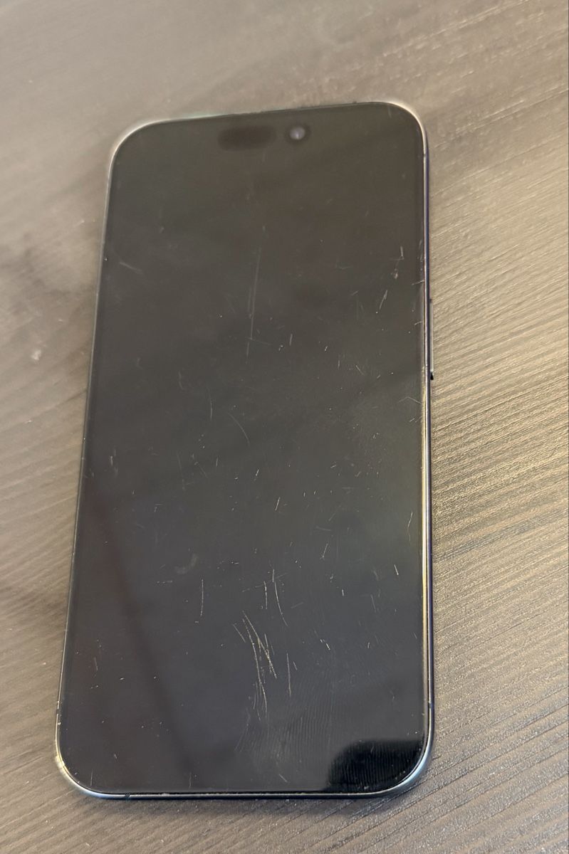 Apple Telefoni cellulari / Smartphones: iPhone 15 pro , 128 GB , Akku 96% – Usato da Zürich venduto da Ahmad-776 3