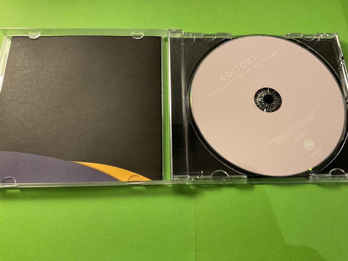 CD: Editors - In This Light And On This Evening CD Album – Usato da Steinach venduto da Quarkie 1