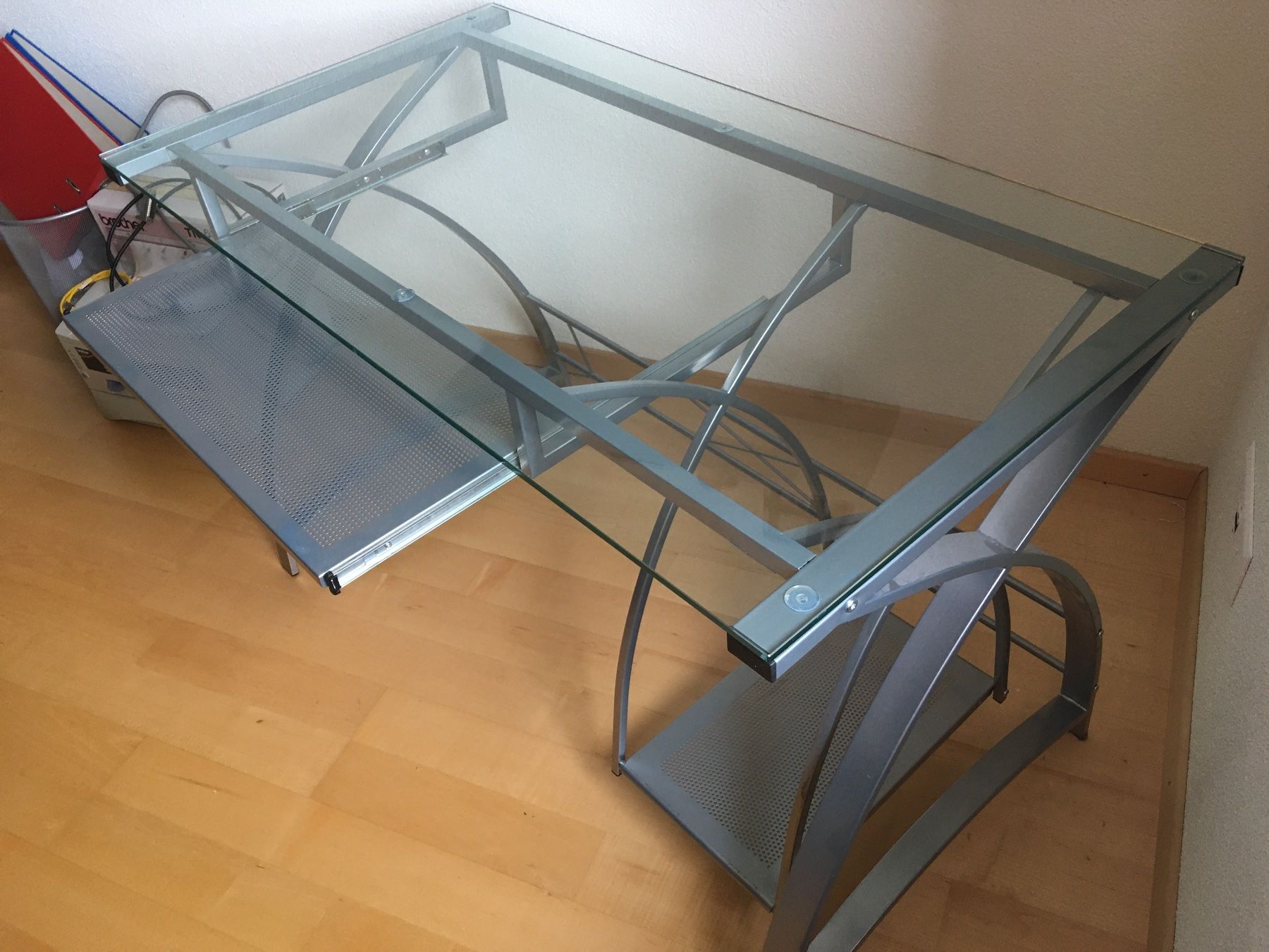 Schreibtische: Glas Computertisch – Gebraucht aus Niederhasli von ercp4 1