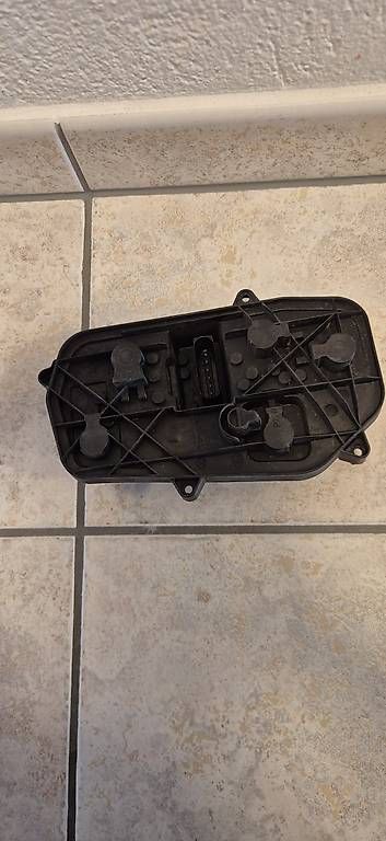 Fari: VW T5 Rückleuchte Lampemfassung – Usato da Horw venduto da Row707 1