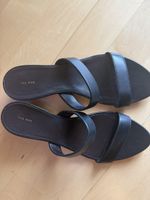 The row sandals