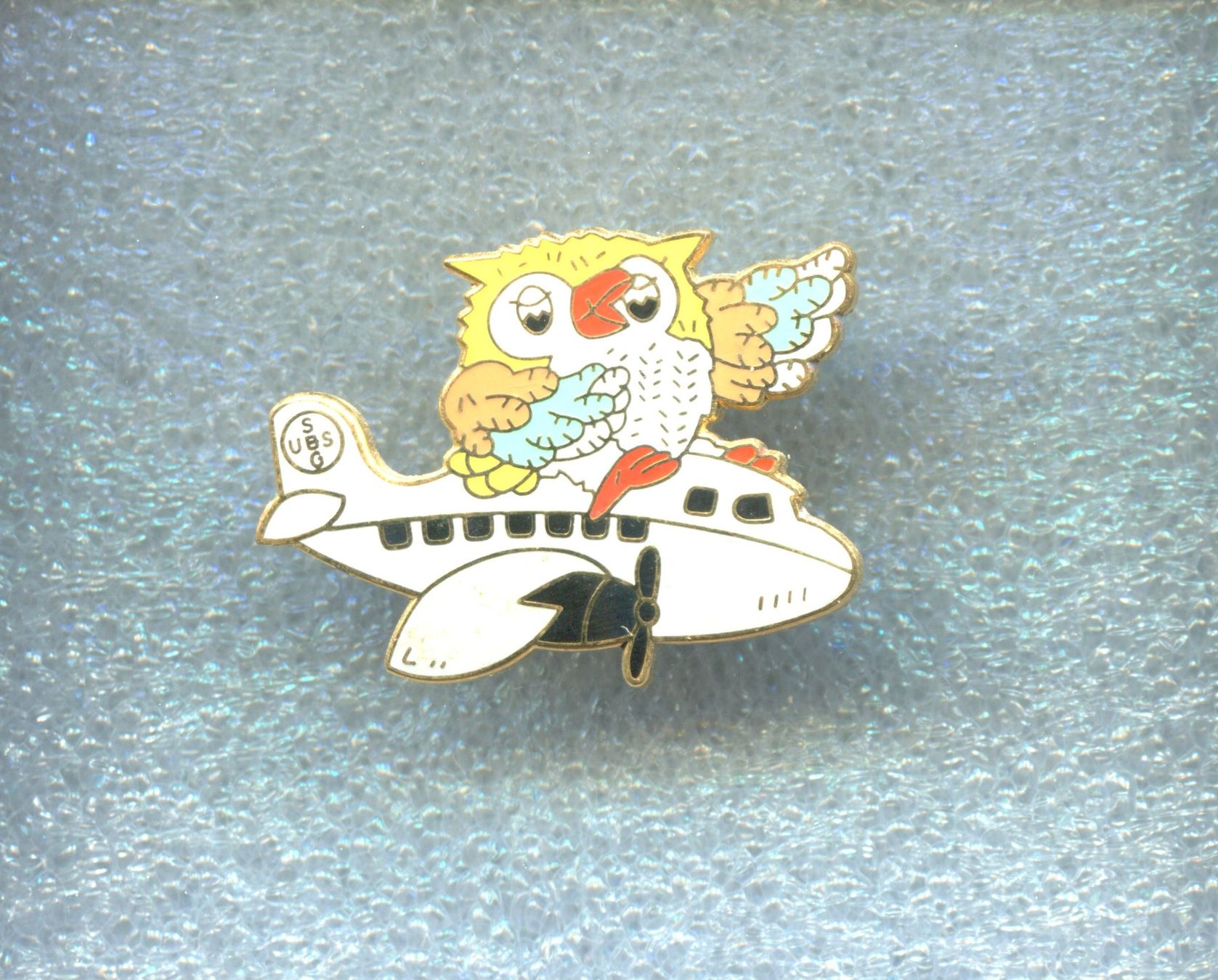 Placchette & Badge: UBS Bank  EULE  FLUGZEUG – Usato da Winterthur venduto da Sammleroase