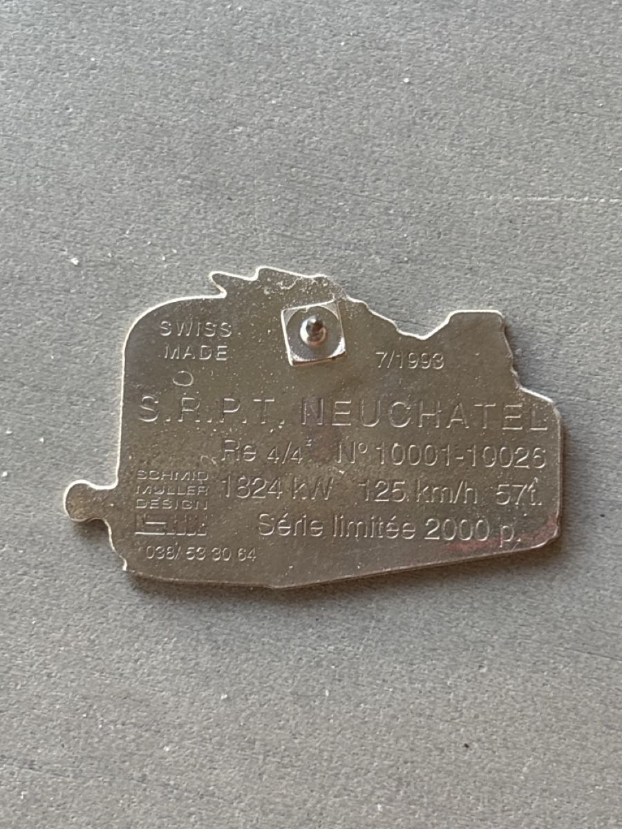 SBB/CFF/FFS Placchette & Badge: Schmid Müller SBB Re 4/4 II 10001 SBB PTT Neuchatel – Usato da Uetendorf venduto da hoisle 1