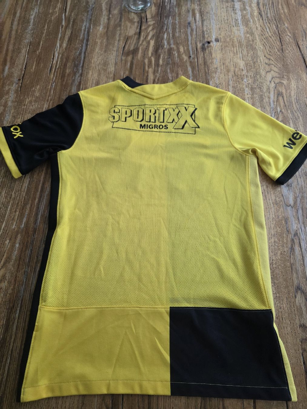 Trainer, Turnhosen & -trikots: original YB Trikot – Gebraucht aus Biberist von tamsb 1