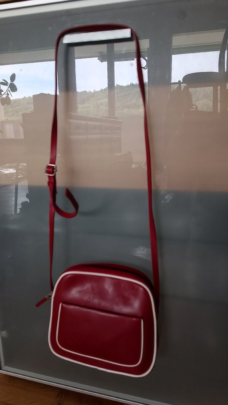 Mexx Taschen für Damen: Mexx Umhängetasche Rot-Weiss – Gebraucht aus Baden von zuppel 1