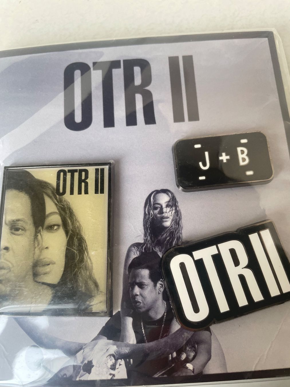 Spille & Fermagli: OTR II Beyoncé & Jay-Z - PIN – Nuovo e nell'imballaggio originale da Minusio venduto da Pink222 1
