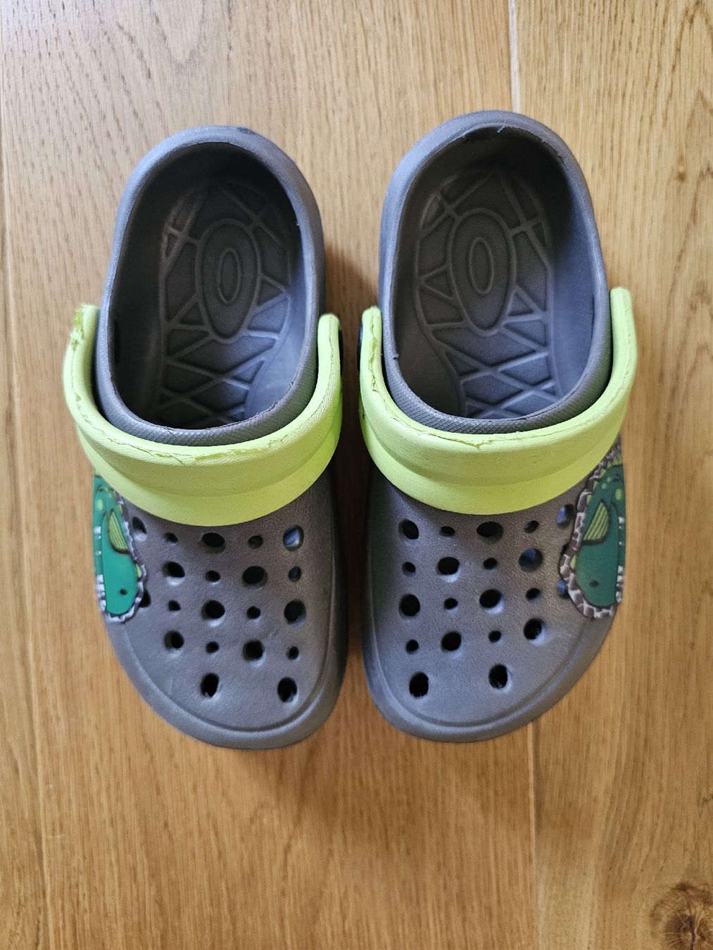 Scarpe per ragazzi: Badeschuh – Usato da Basel venduto da vel_w2tr 1