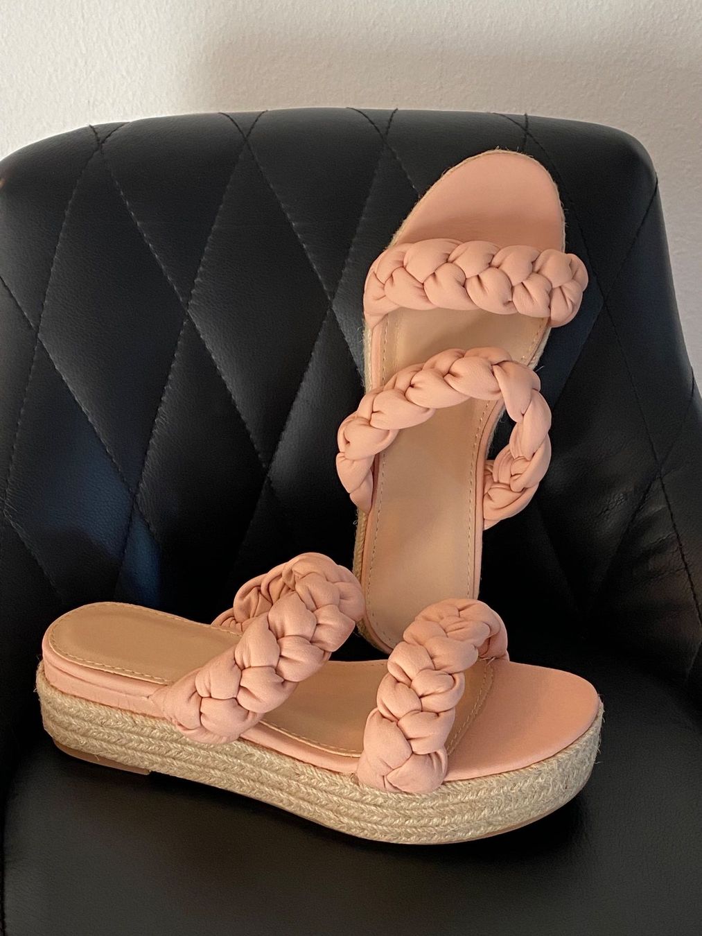 Damenschuhe: Pinke Sandale mit Platform - neu! – Neu und originalverpackt aus Zürich von DeeJayJay