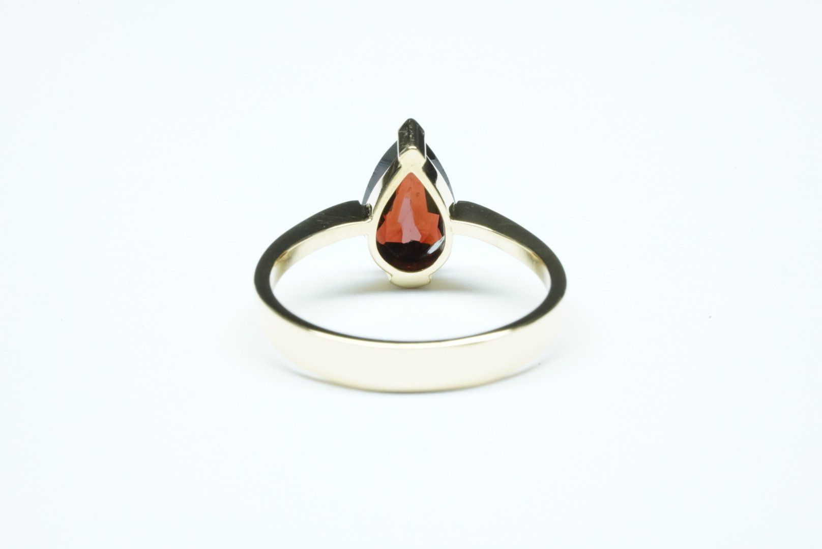 Anelli: Fingerring Gelbgold mit Granat – Usato da Bülach venduto da Re-Jewelled 3