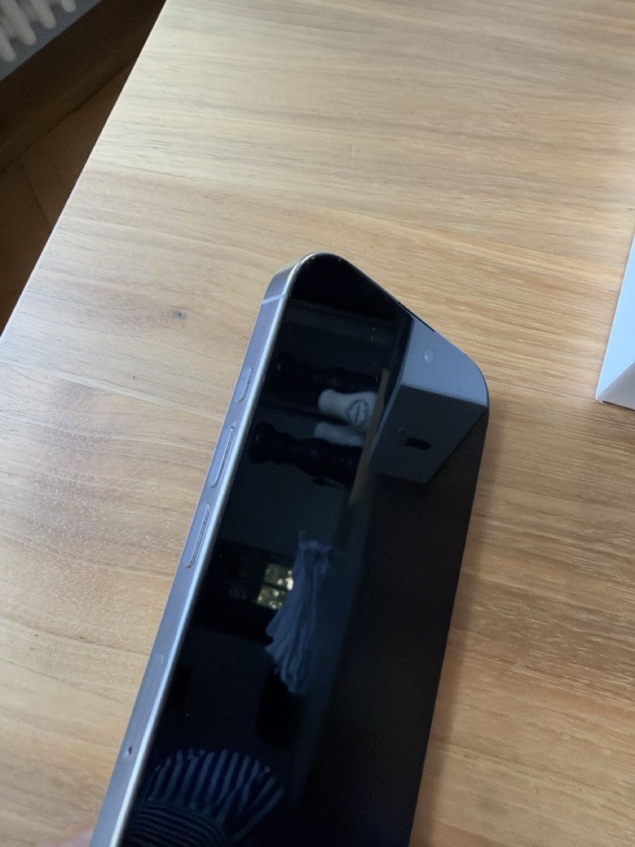 Apple Portables: Apple iPhone 16 Pro, 256GB, Titanium – D'occasion à Basel par marc_christen 2