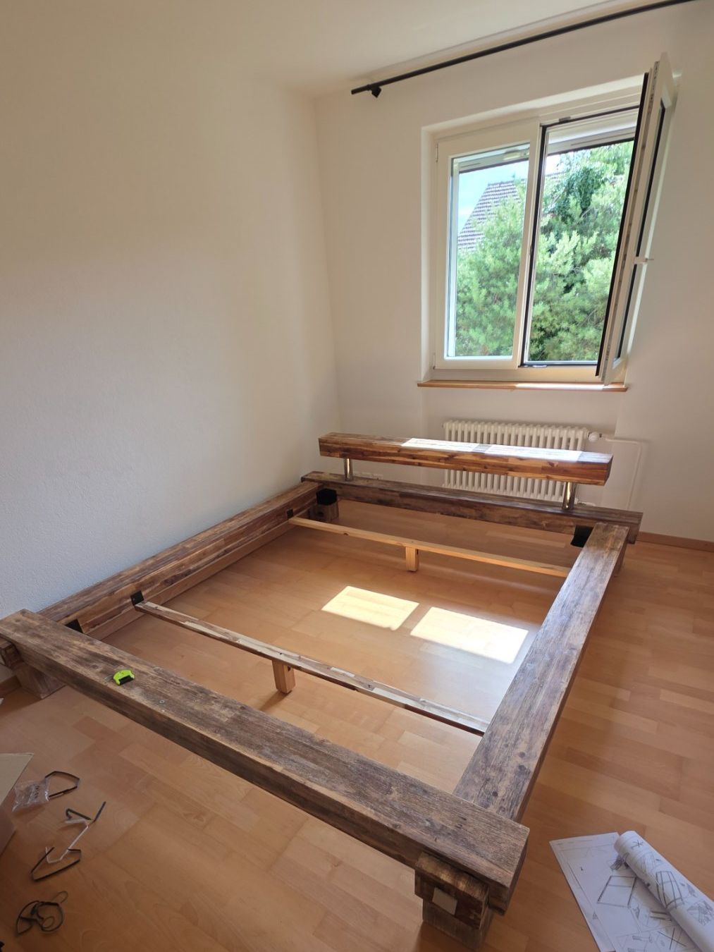 Articoli in legno: Bettgestell Holz Massiv Rustikal 180x2000cm – Usato da Zürich venduto da BetyP 1