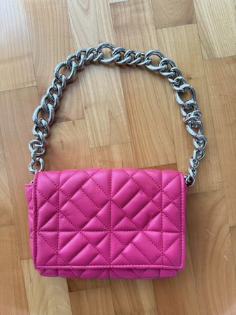 ZARA Pinke Schultertasche mit Silberkette