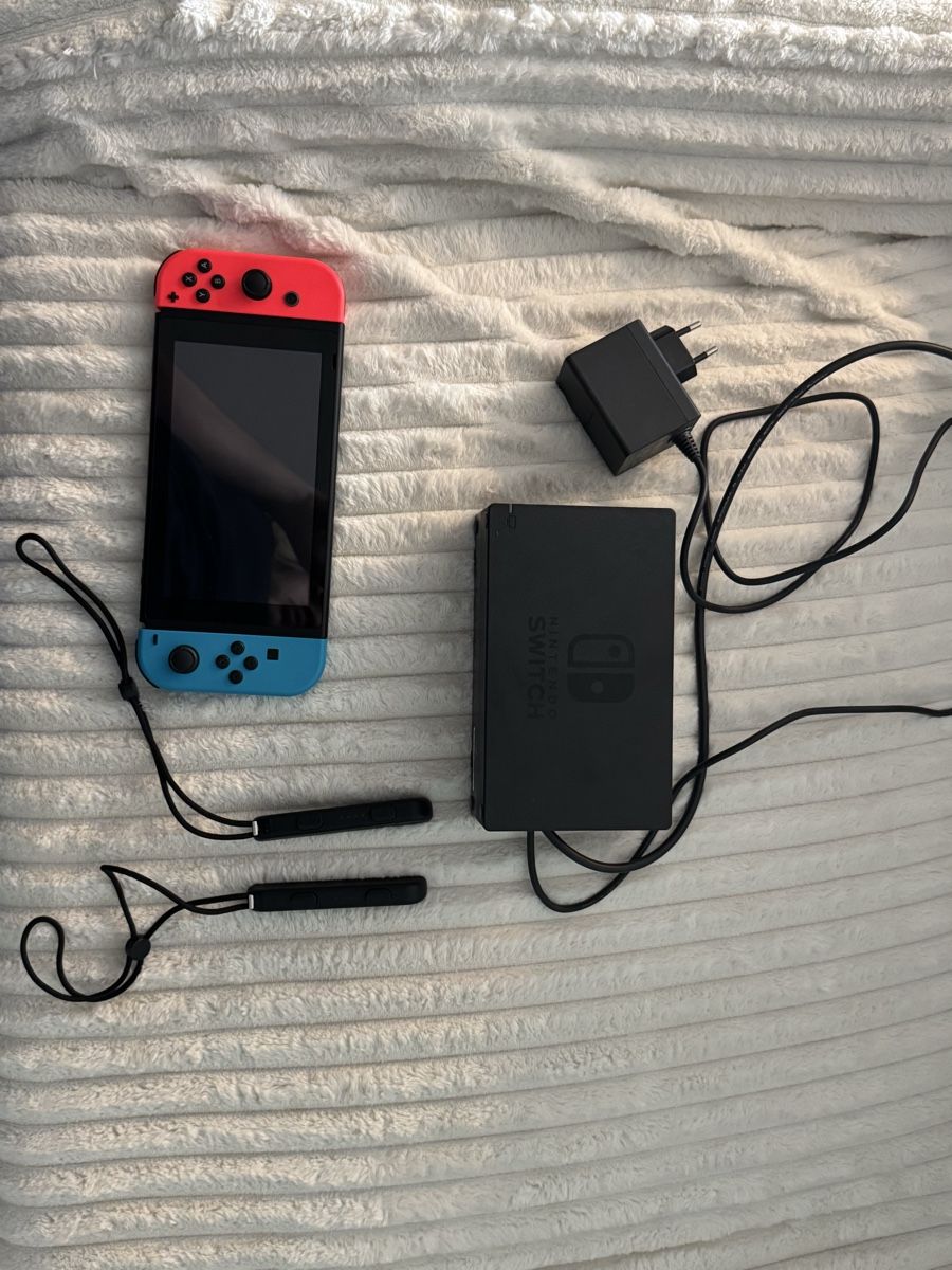 Nintendo Console: Nitendo Switch Mit Original Verpackung – Nuovo (secondo la descrizione) da Schötz venduto da mrs_7b8z 4