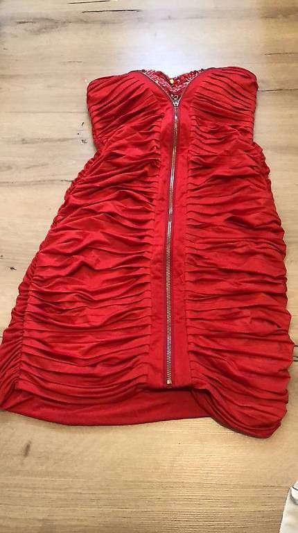 Vestiti: Kleid Rot – Usato da Oberbuchsiten venduto da etr_2jg5