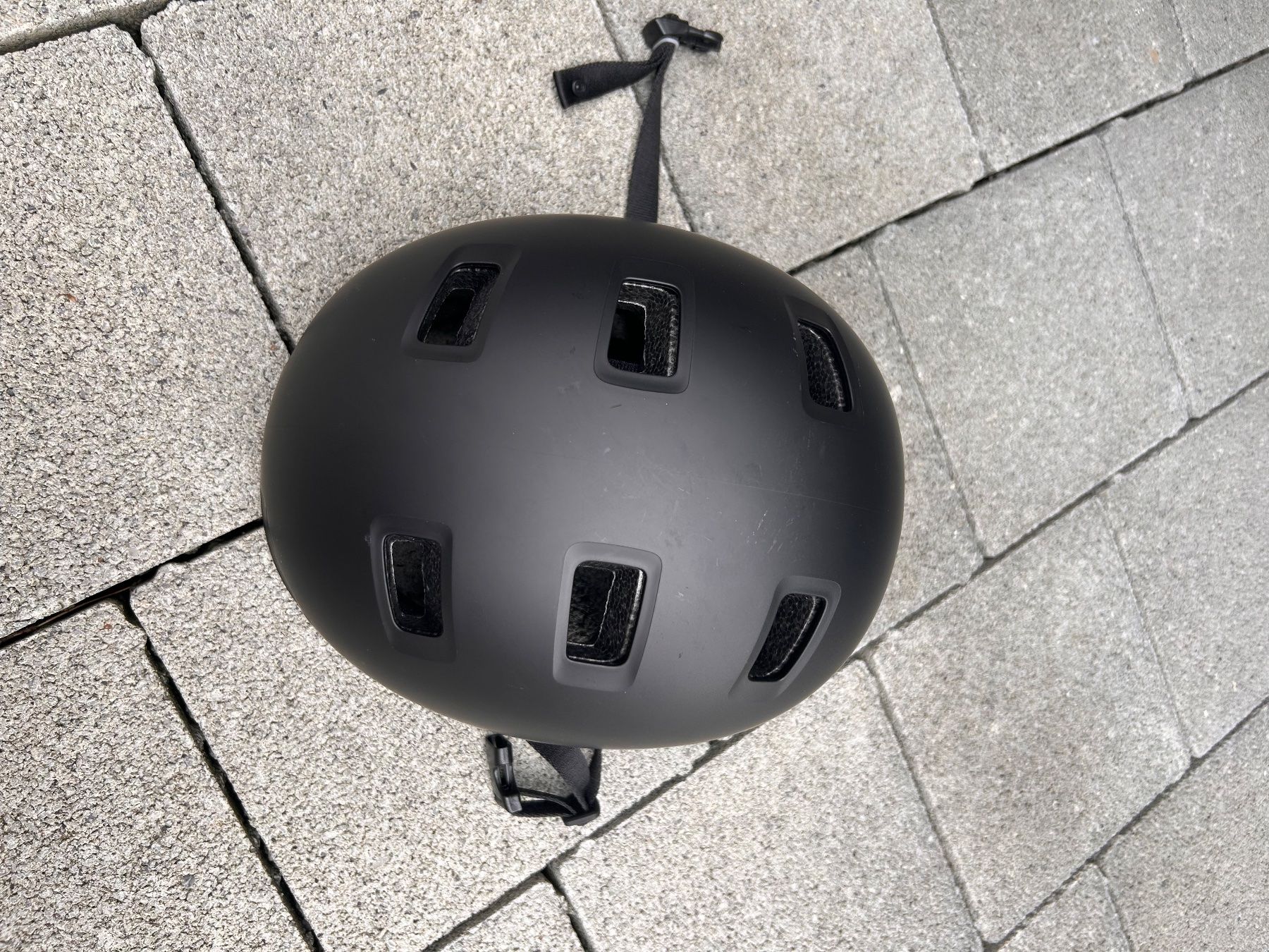 Decathlon Helme: Velohelm schwarz – Gebraucht aus Birmensdorf ZH von jana.kaelin
