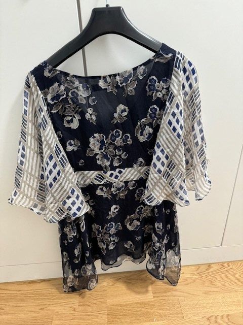Zara Tuniken: Bluse / Tunika Zara Gr. XS aus Seide – Gebraucht aus Wabern von MagdalenaWabern 2