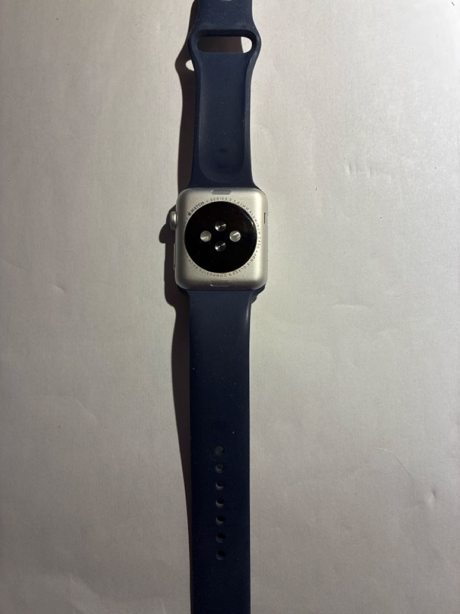 Apple Smartwatch: Apple Watch series 3 42mm – Gebraucht aus Villa (Evolène) von Allan3 1