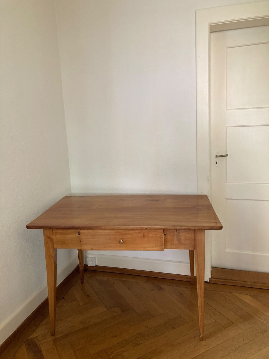 Tavoli: Holztisch mit Schublade – Usato da Bern venduto da leachim 2