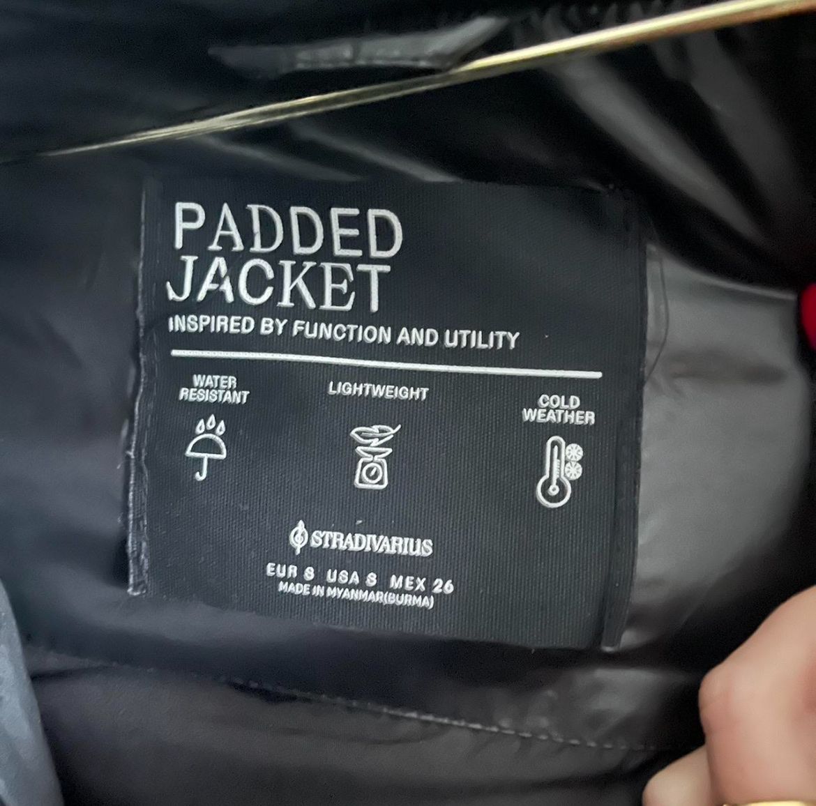 Jacken: Schwarze Puffer Jacke von Stradivarius, Grösse S – Gebraucht aus Basel von lea_5p7c 3
