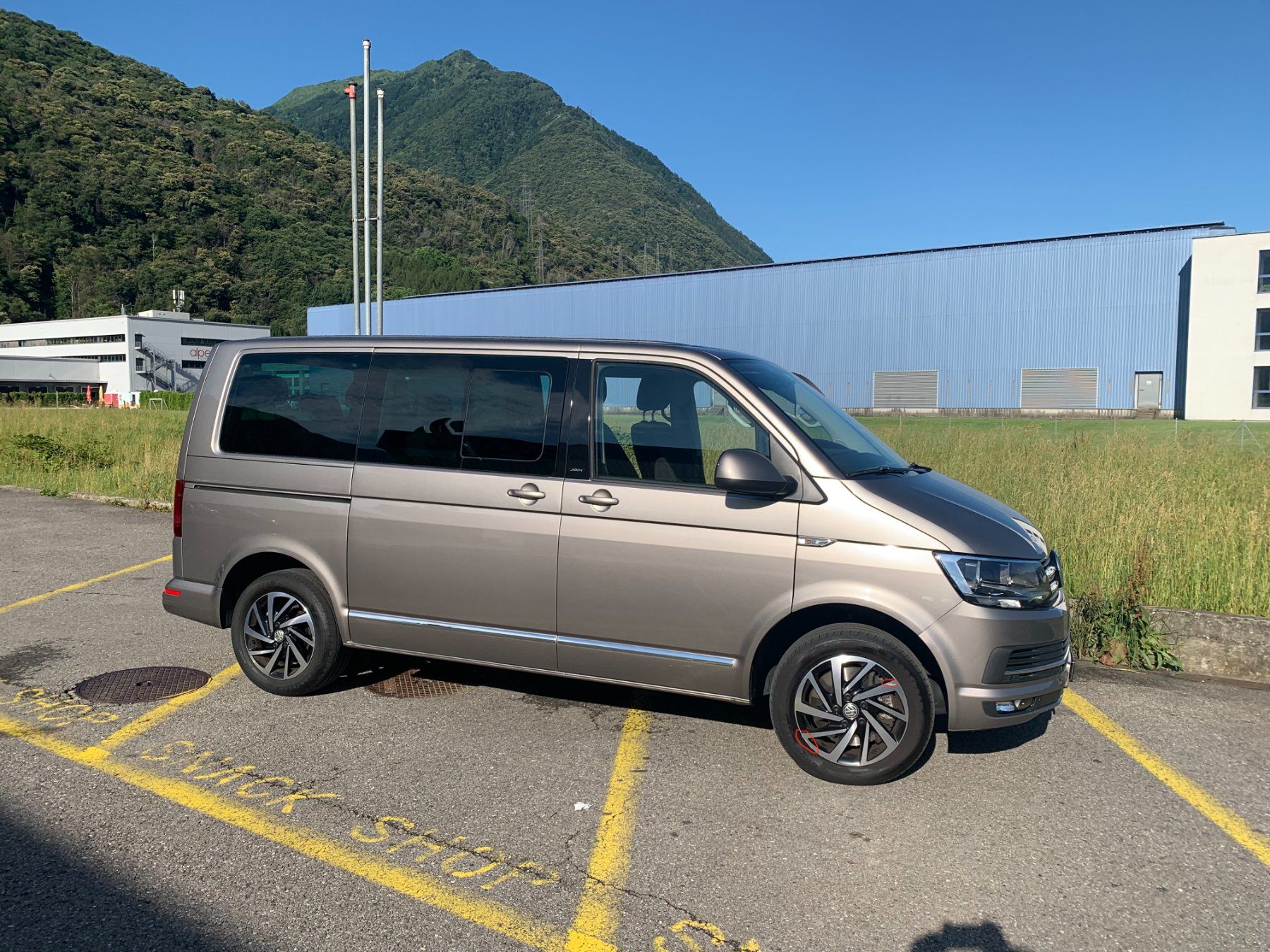 VW Automobili: VW Multivan T6 4x4 – Usato da Magadino venduto da apfarace 3
