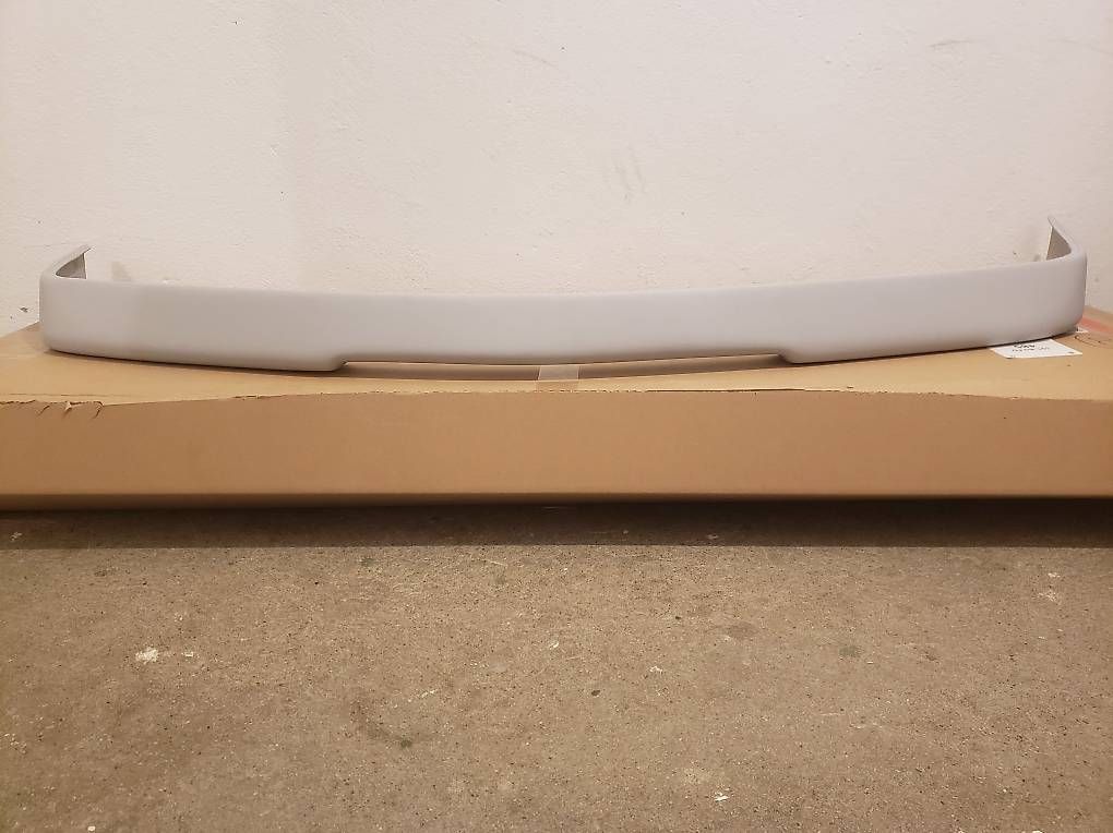 Tutti pezzi di ricambio auto: Spoiler / jupe avant BMW e30 – Usato da Broc venduto da augustin.murith 1