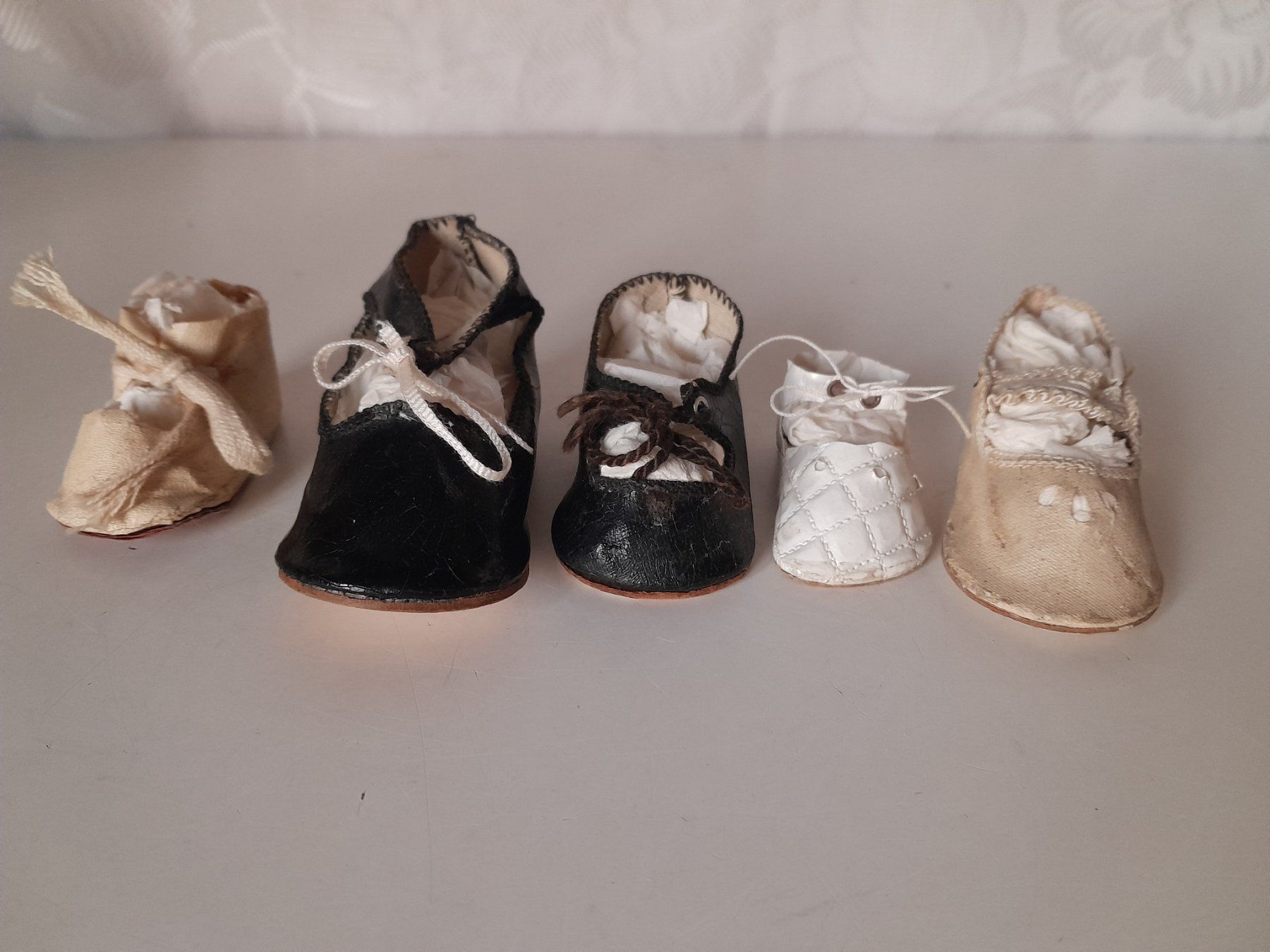 Scaffali: Appenzeller Schuh Regal, 23 Einzelschuhe, Strub, Glutz Olten – Usato da Schwarzenbach SG venduto da utschu09 3