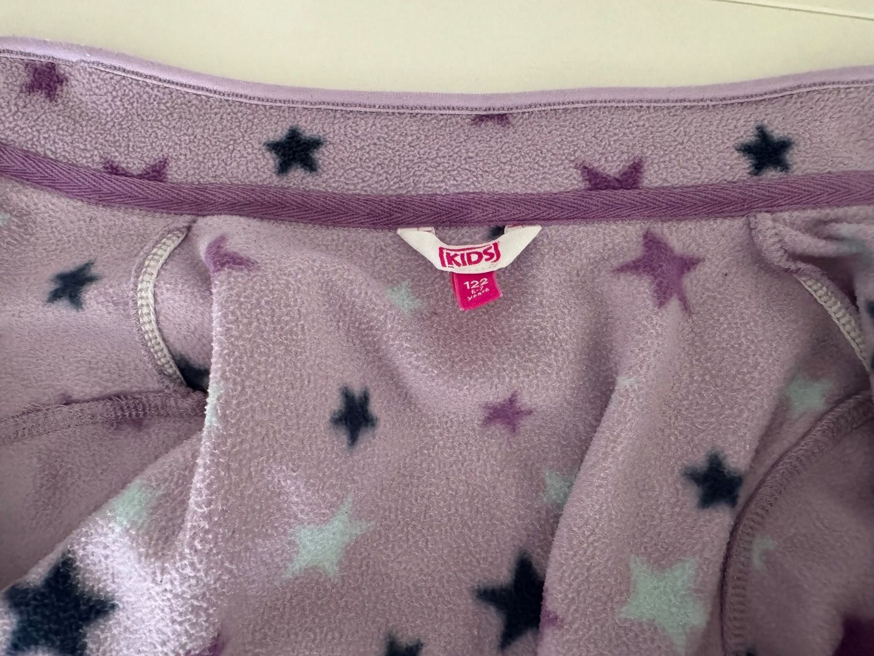 Jacken & Mäntel: Warme Mädchen-Fleecejacke mit Sternen, Grösse 122 – Gebraucht aus Lengnau AG von fullthrust 1