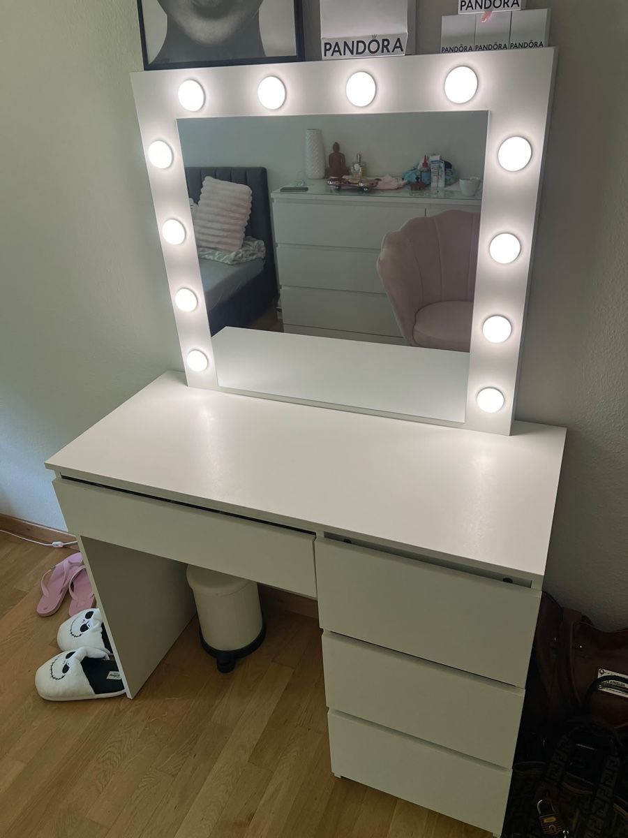 Tavoli da trucco: Schminktisch mit Licht Marta weiss – Usato da Oberwil BL venduto da Reem1