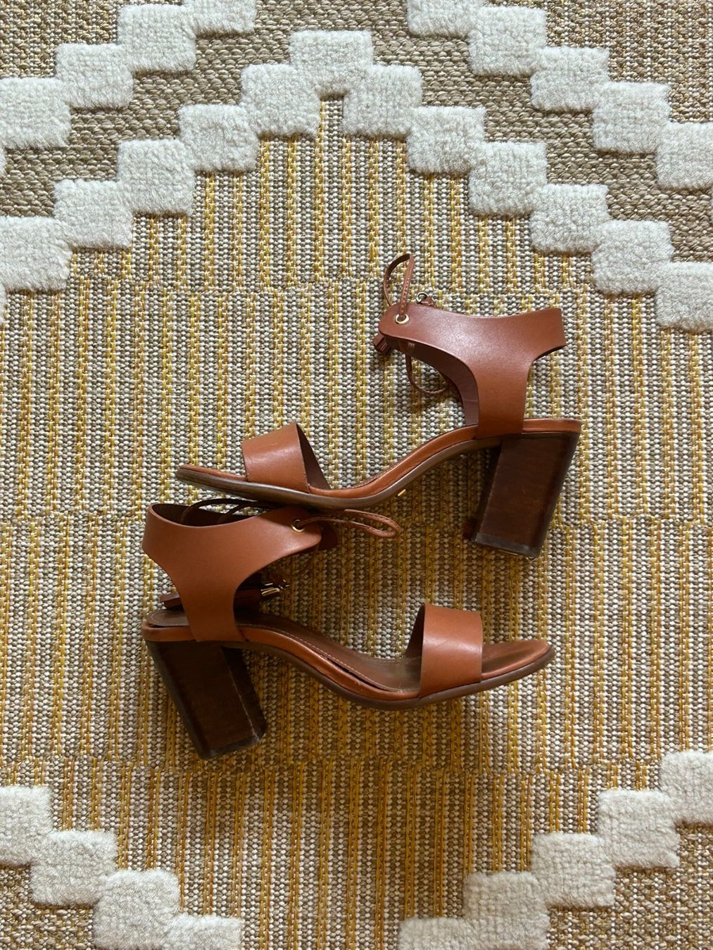 Scarpe da donna: SANDALES – Usato da Lausanne venduto da kel_fpw2
