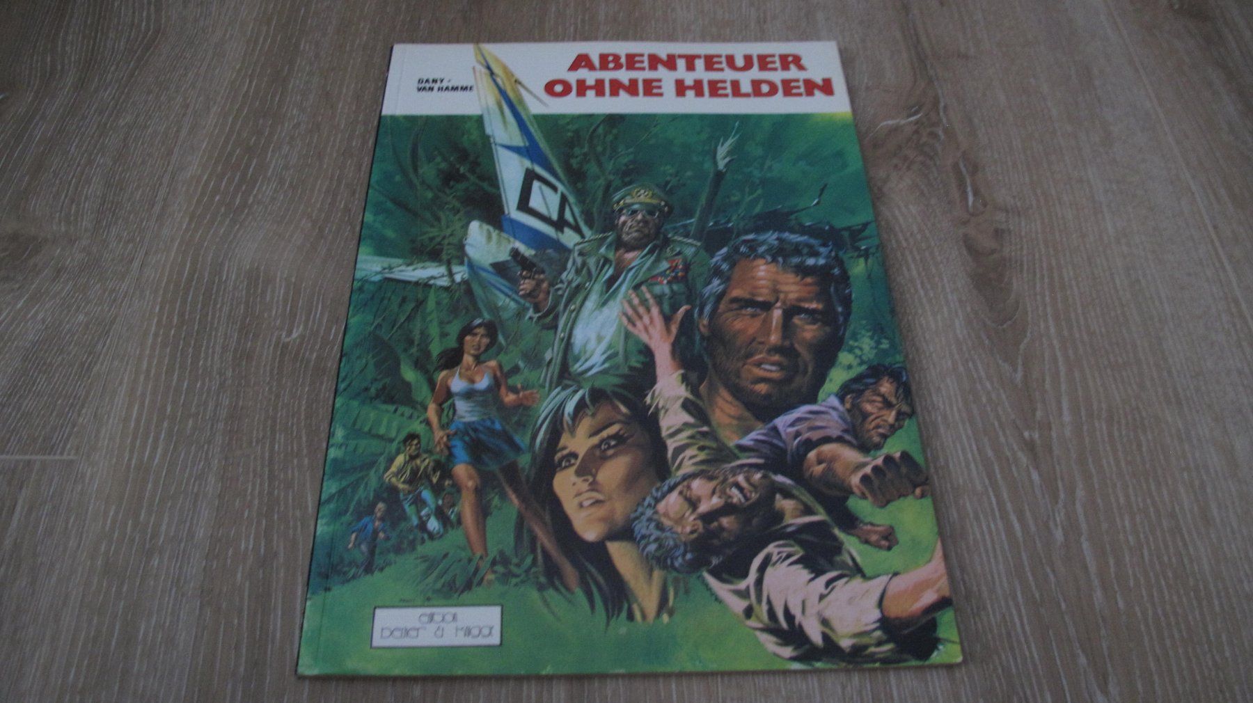 Fumetti: Abenteuer ohne Helden / 1.Auflage – Usato da Berg TG venduto da Volker-Kampfgarten