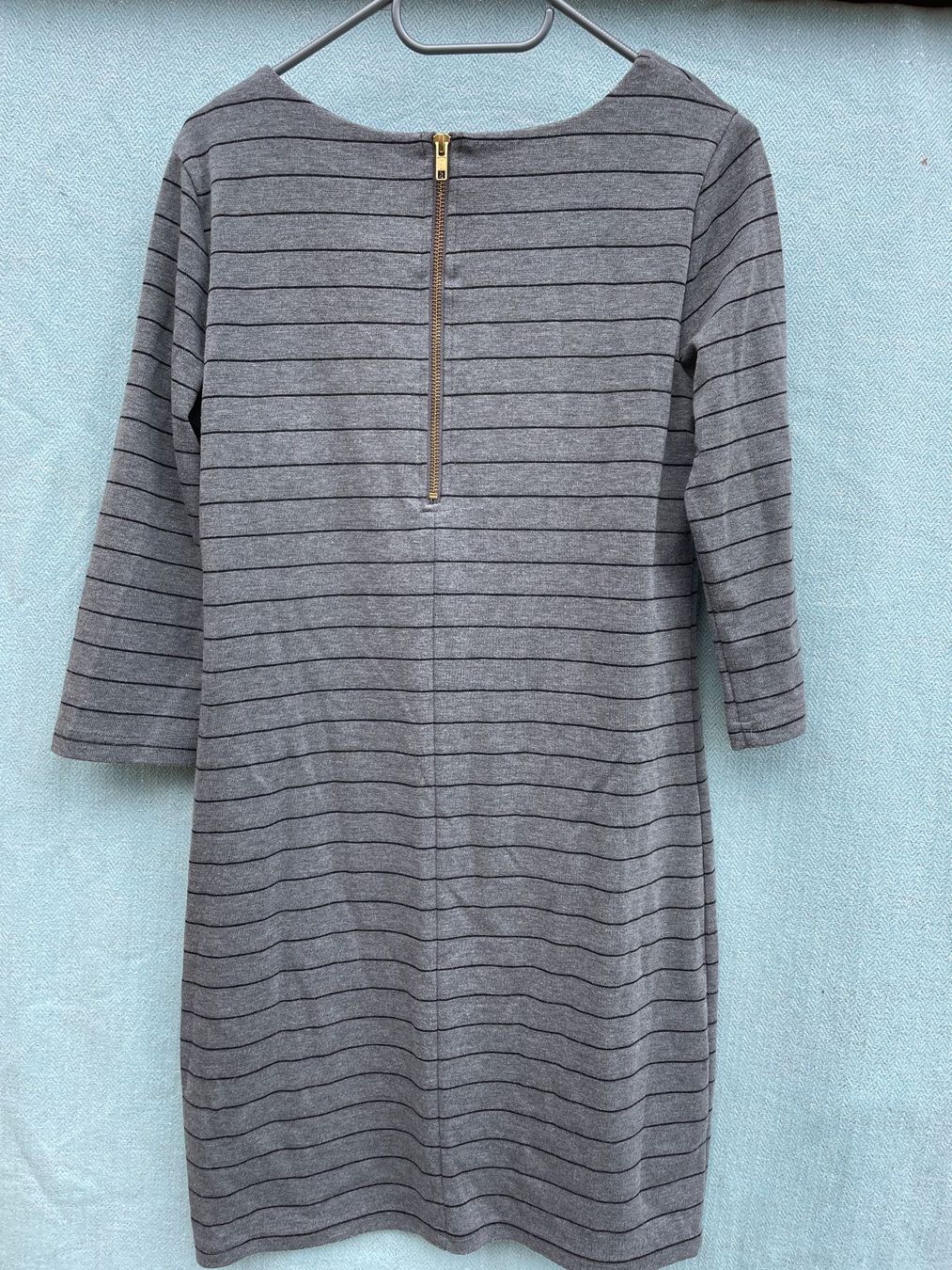 Vila Vestiti: Grau Gestreiftes VILA Jersey Kleid Gr. S – Usato da Frasnacht venduto da GracyStore 2