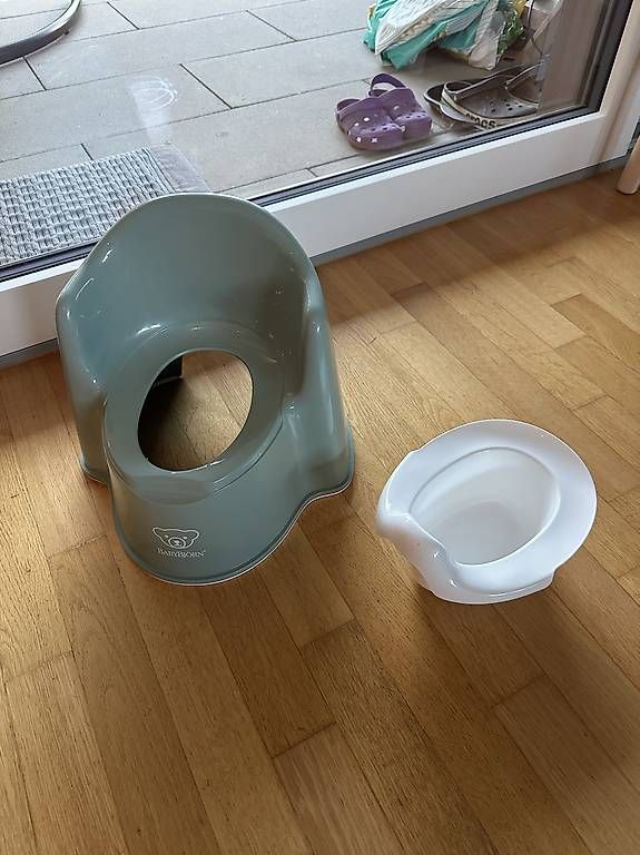WC: Töpfchen – Gebraucht aus Sursee von typographer 1