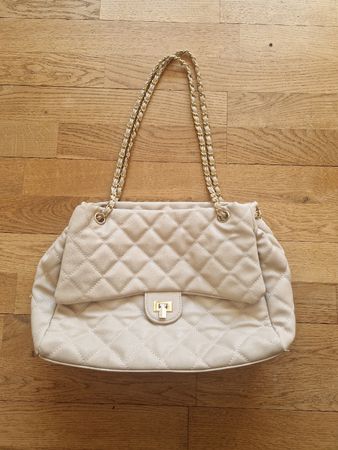 Damentasche gesteppt beige mit Kette guter Zustand