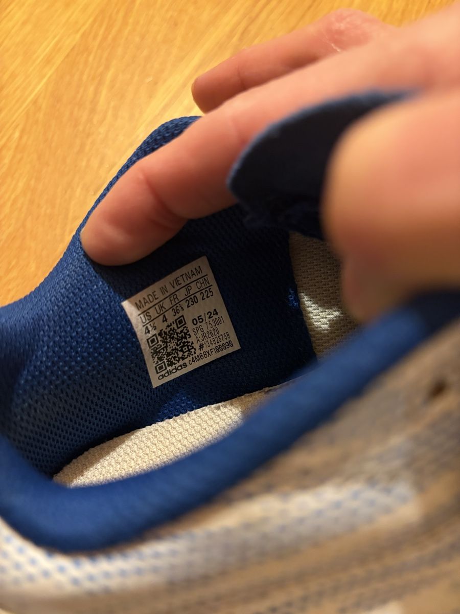 Sonstiges zum Bergsteigen & Wandern: Adidas Performance taille 36 2/3 – Gebraucht aus Attalens von Skorpionica 3