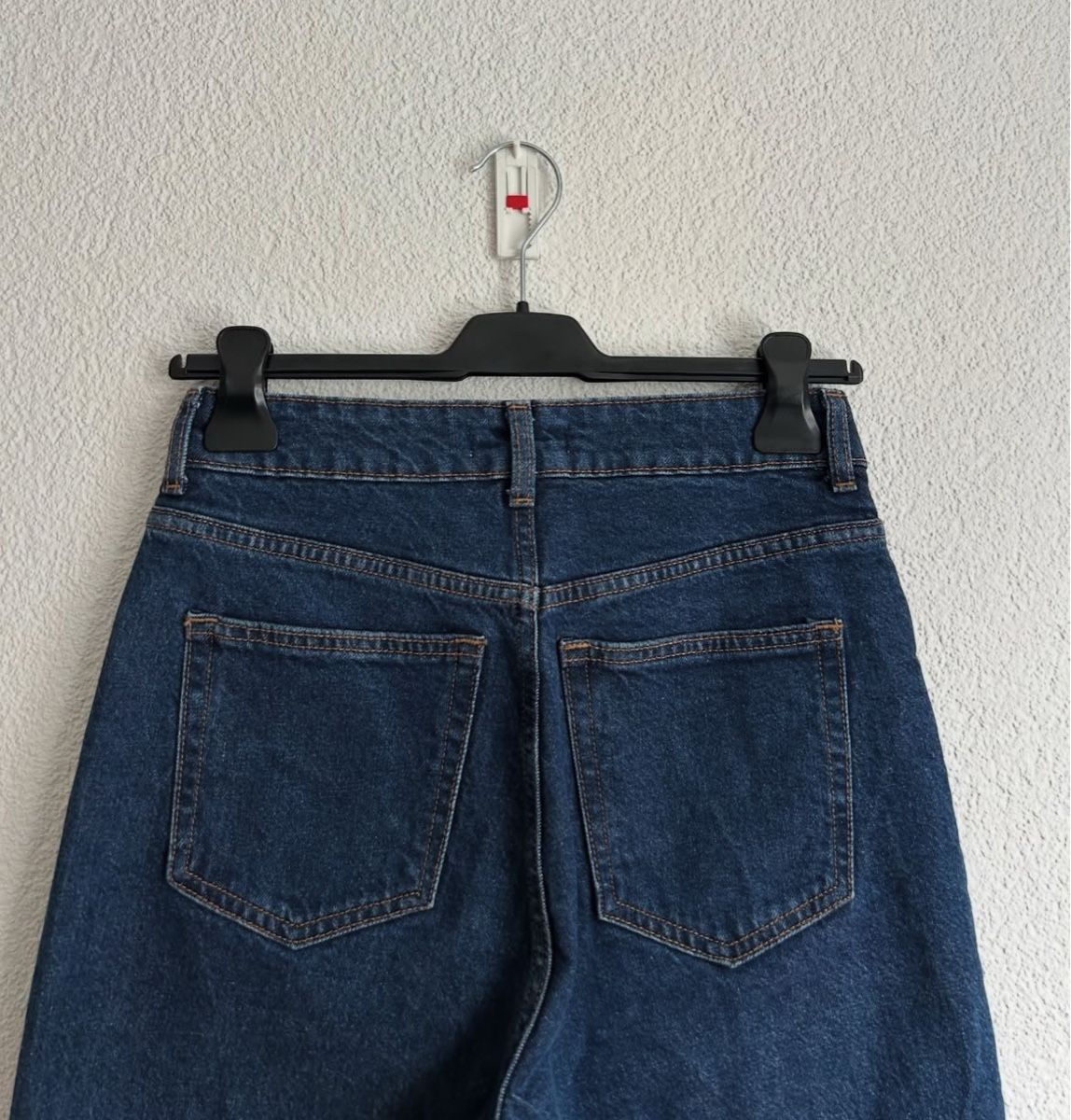H&M Jeans: Mom Jeans H&M dunkelblau – Usato da Chur venduto da faja7000 3