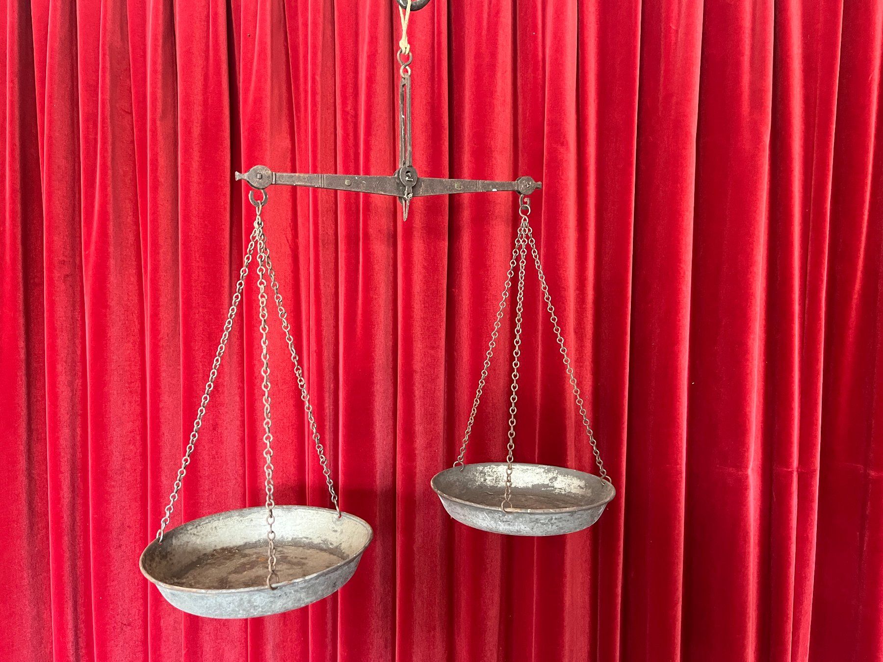Waagen und Gewichte: Balkenwaage Waage – Gebraucht aus Unterkulm von esco