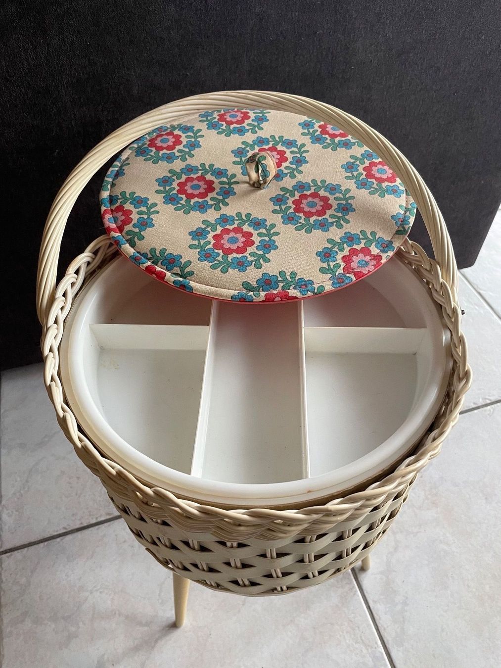 Sonstiges zum Basteln & Handarbeiten: Ancienne Boîte à Couture Tripode Vintage – Gebraucht aus Vallamand von Bricbracbroc82 3