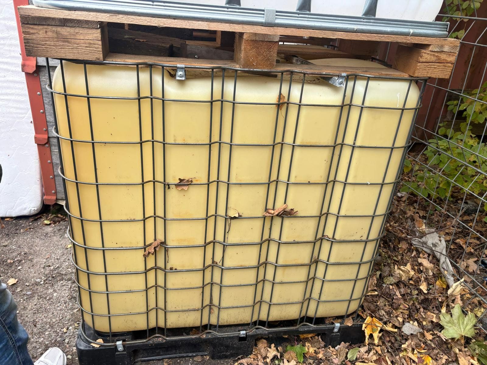 Abreuvoirs & Auges: Wassertank 1000 LT. – D'occasion à Regensdorf par RCM_8105Regensdorf