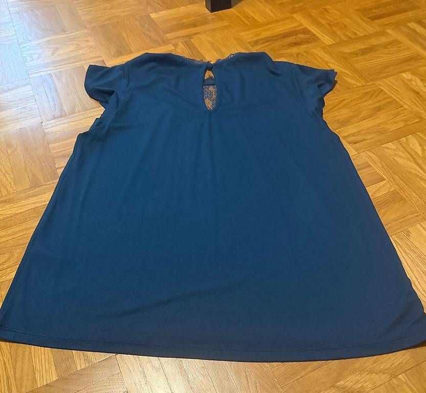 Tops: Haut bleu marine dentelle taille M – Neu (gemäss Beschreibung) aus Lausanne von loi_8msc 3
