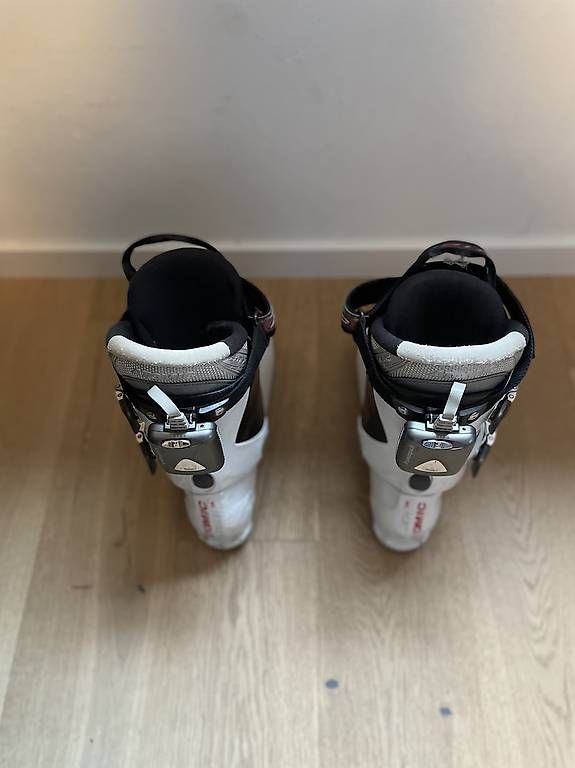 Chaussures garçon: Bottes ski chauffantes 28.5-29 – D'occasion à Yvonand par shu_d5dd